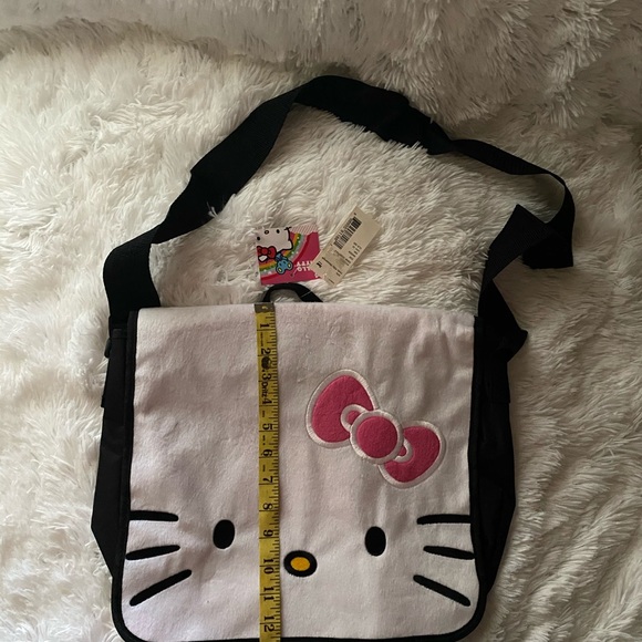 Hello kitty backpack - Picture 5 of 6